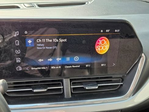 Used 2025 Chevrolet Trax LT w/ LT Convenience Package FWD image 20