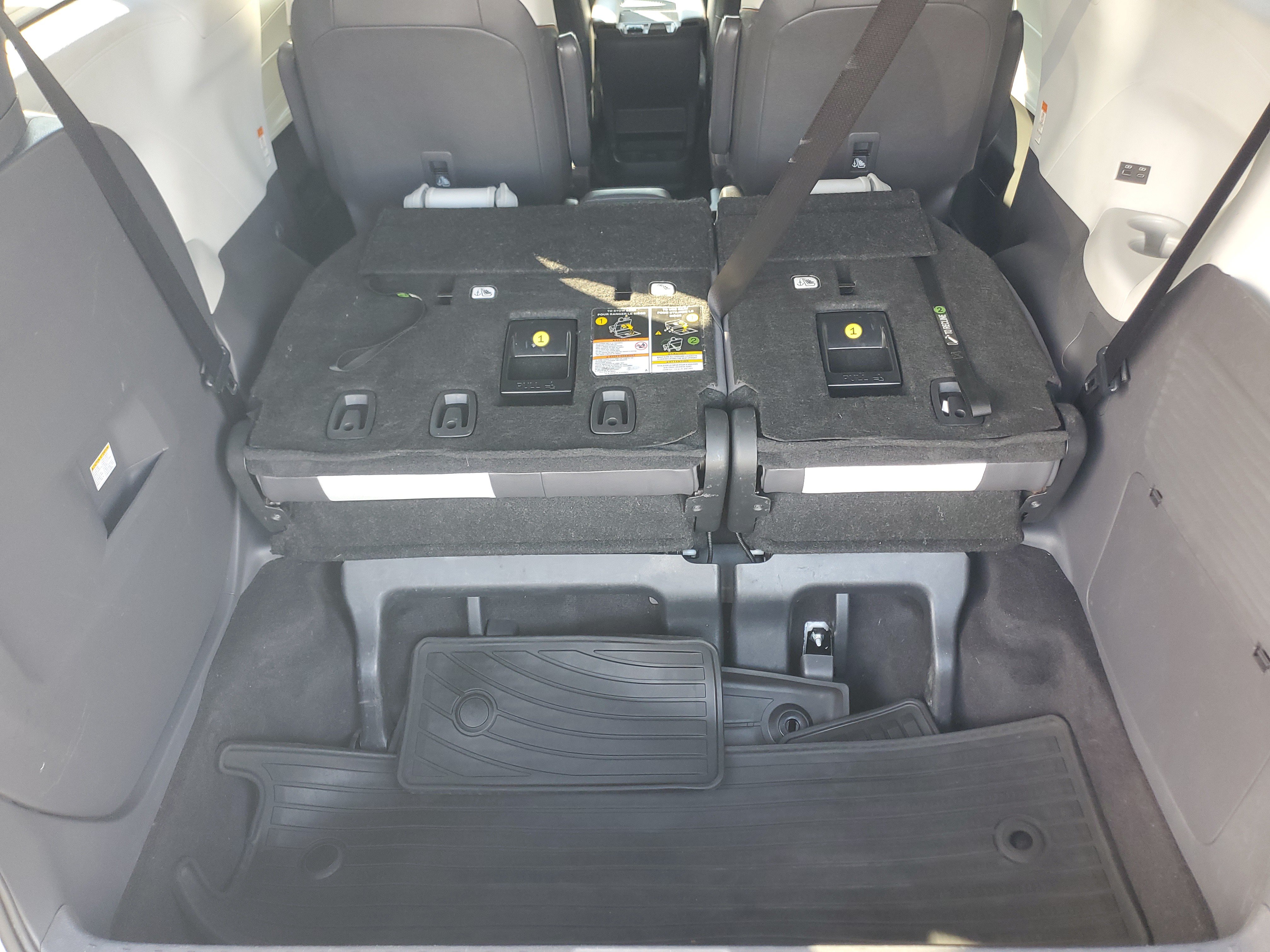 Used 2023 Toyota Sienna XSE AWD/4WD image 10