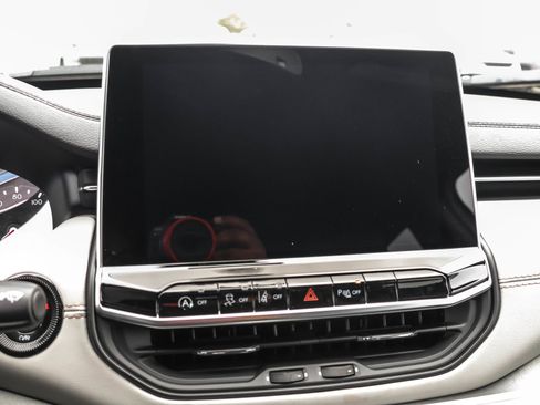 New 2026 Jeep Compass Limited image 14