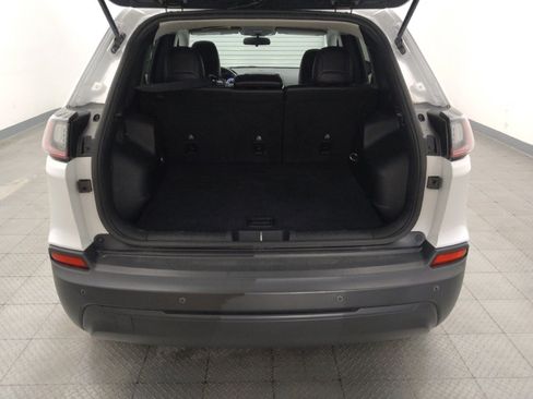 Used 2020 Jeep Cherokee Latitude Plus FWD image 29