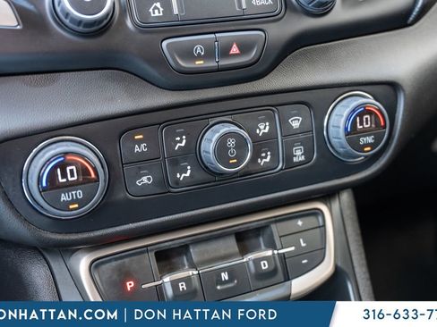 Used 2024 GMC Terrain Denali AWD/4WD image 11