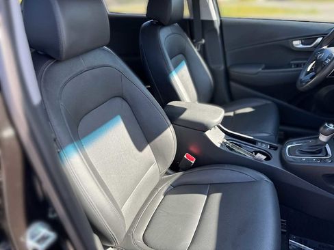 Used 2022 Hyundai Kona Limited AWD/4WD image 24