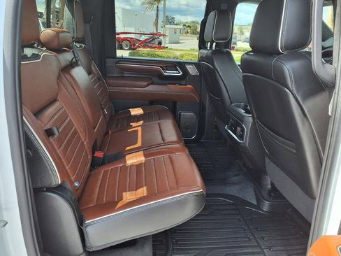 Used 2024 GMC Sierra 3500 Denali Ultimate AWD/4WD image 16
