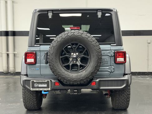 Used 2024 Jeep Wrangler Unlimited image 14