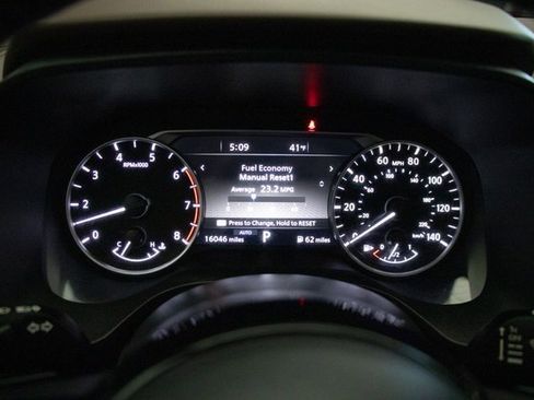 Used 2023 Nissan Rogue SL w/ SL Premium Package image 30