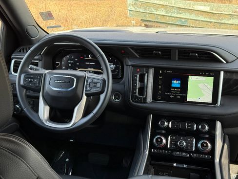 Used 2024 GMC Yukon XL Denali image 18