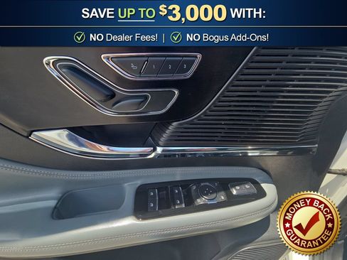 Used 2021 Lincoln Corsair FWD w/ Premium Package image 16