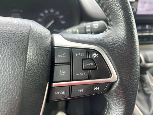 Used 2022 Toyota Sienna XLE AWD/4WD image 25