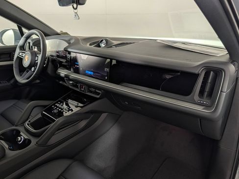 New 2026 Porsche Cayenne Coupe AWD/4WD image 19