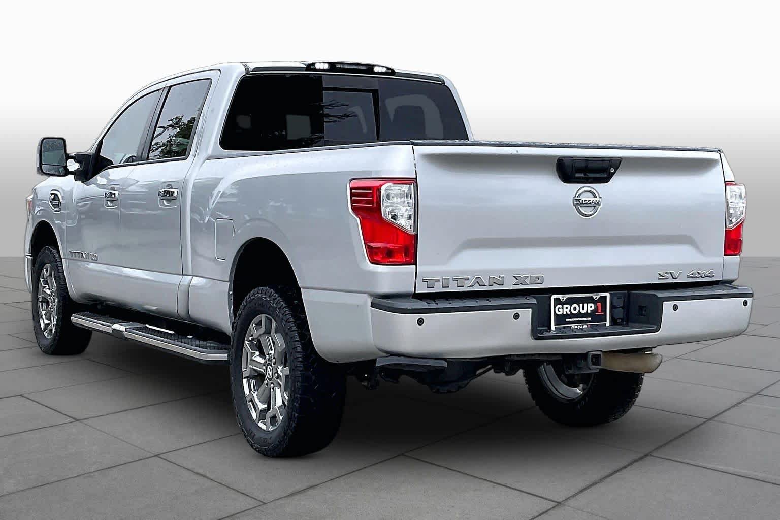 Used 2018 Nissan Titan SV w/ SV Convenience Package AWD/4WD image 12