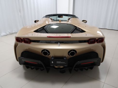 Used 2022 Ferrari SF90 Spider image 12