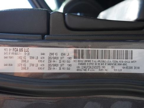 Used 2018 Jeep Grand Cherokee Overland AWD/4WD image 27