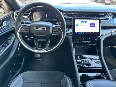 Certified 2022 Jeep Grand Cherokee Trailhawk w/ Luxury Tech Group III AWD/4WD image 22