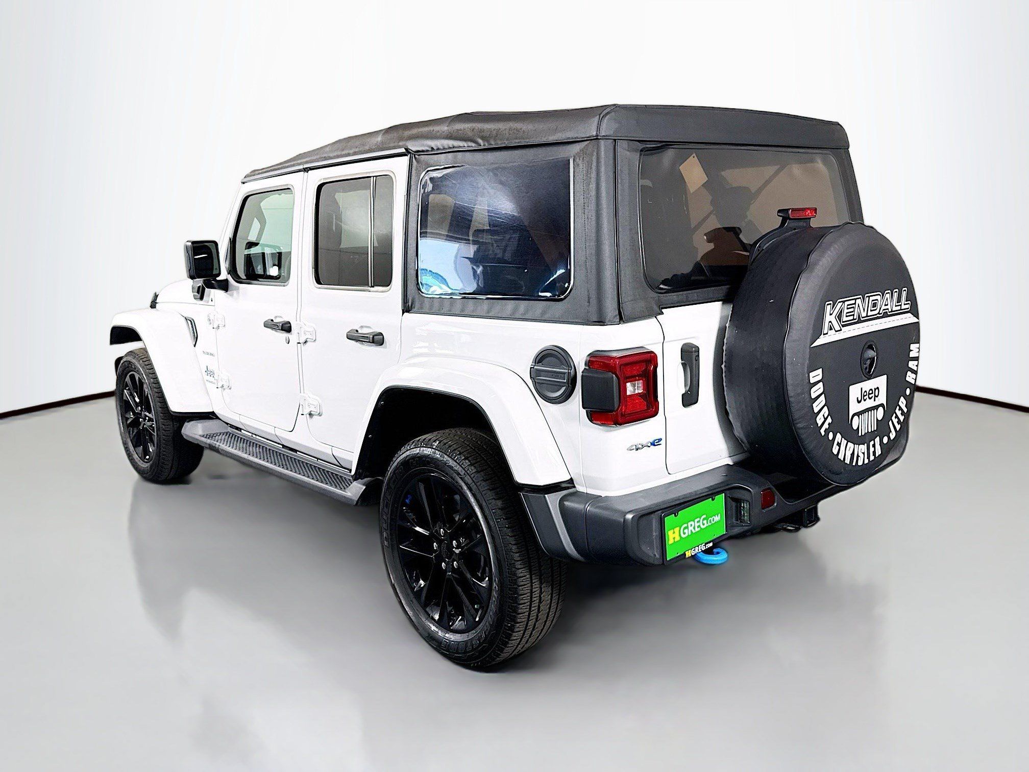 Used 2023 Jeep Wrangler Unlimited Sahara AWD/4WD image 7