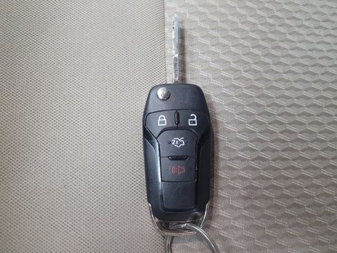 Used 2022 Ford Explorer 4WD image 32