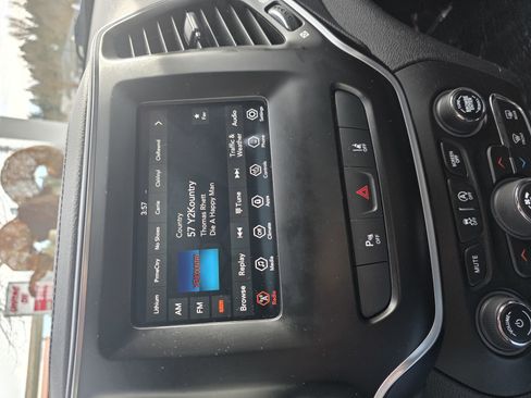 Used 2020 Jeep Cherokee Latitude Lux w/ Comfort/Convenience Group image 11