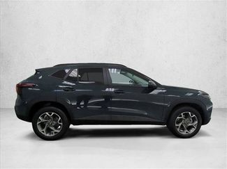 Used 2025 Chevrolet Trax LT FWD video 4