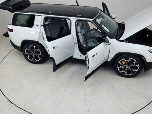 Used 2024 Rivian R1S Adventure image 86