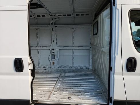 Used 2025 RAM ProMaster 2500 w/ Convenience Group FWD image 32
