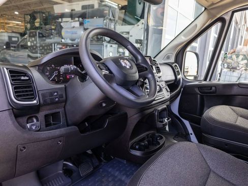 Used 2023 RAM ProMaster 2500 FWD image 9