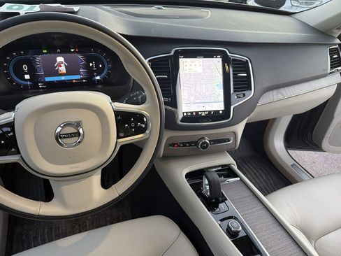 Used 2023 Volvo XC90 B6 Plus w/ Protection Package Premier image 11