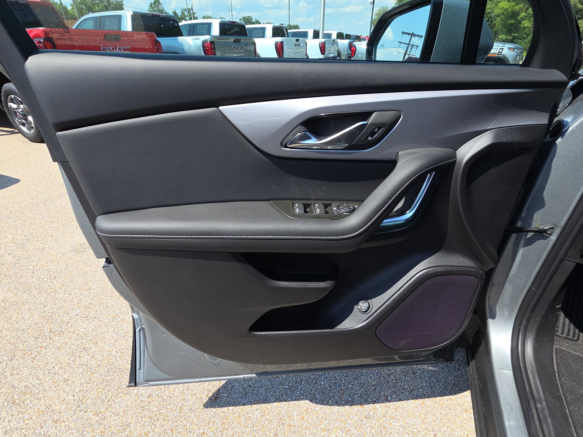 New 2026 Chevrolet Blazer LT w/ Convenience Package FWD image 12