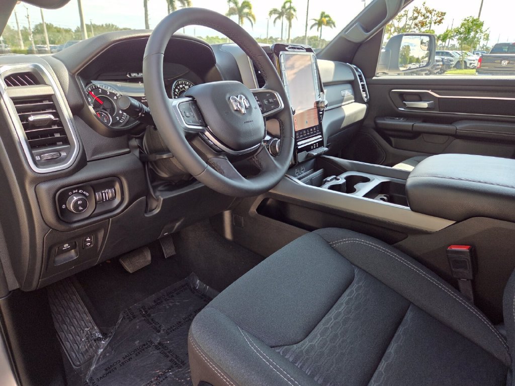Used 2025 RAM 1500 Big Horn AWD/4WD image 28