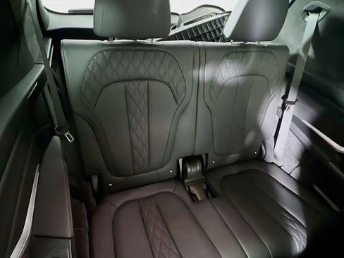 Used 2025 BMW X7 M60i w/ Executive Package image 29