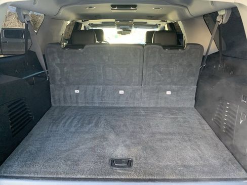 Used 2019 GMC Yukon XL SLT w/ Graphite Performance Edition image 35