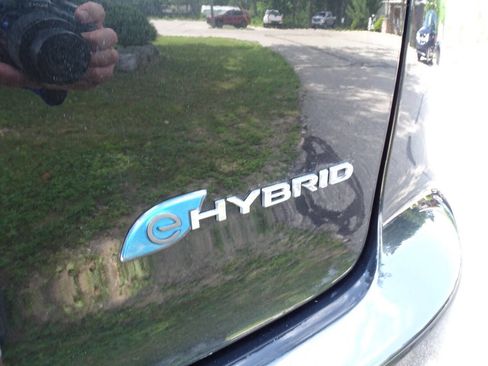 Used 2023 Chrysler Pacifica Limited image 50