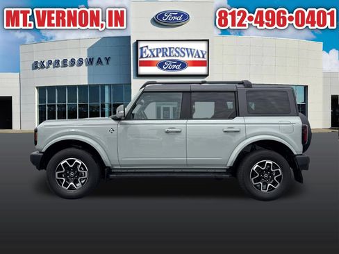 Used 2023 Ford Bronco Outer Banks AWD/4WD image 6