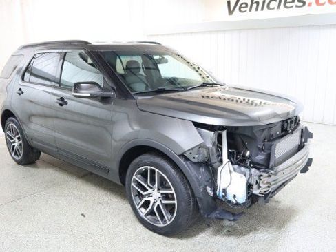 Used 2017 Ford Explorer Sport image 5