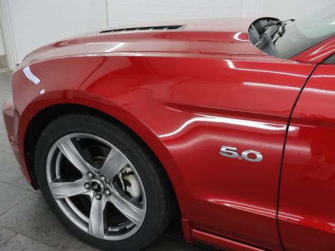 Used 2013 Ford Mustang GT Premium w/ Comfort Pkg RWD image 32