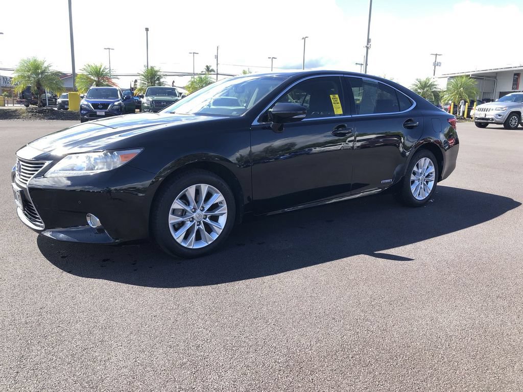 Used 2013 Lexus ES 300h FWD image 1