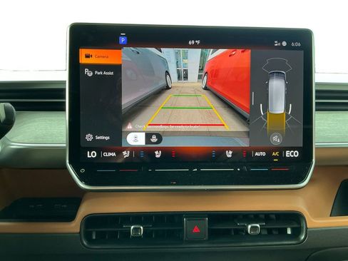 New 2025 Volkswagen ID. Buzz Pro S image 15