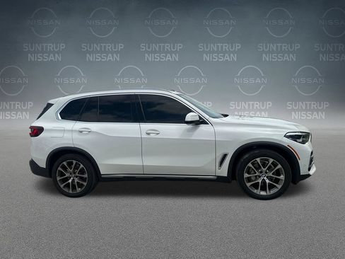 Used 2021 BMW X5 xDrive40i w/ Premium Package AWD/4WD image 41