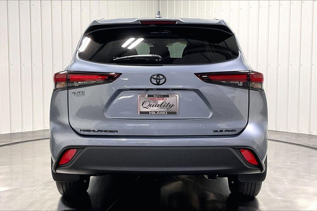 Certified 2024 Toyota Highlander XLE AWD/4WD image 4
