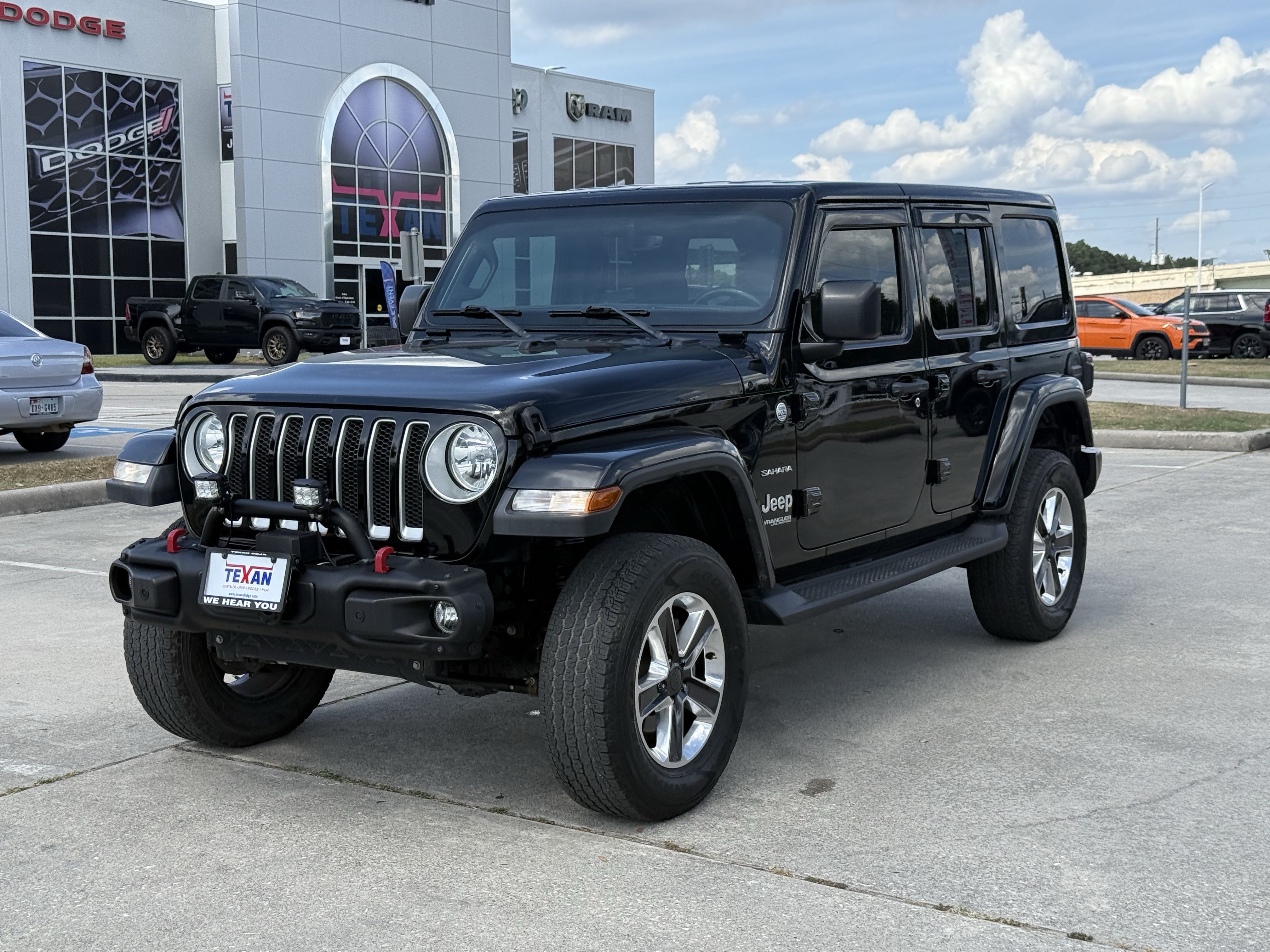 Used 2021 Jeep Wrangler Unlimited Sahara AWD/4WD image 9