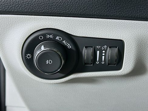 Used 2020 Jeep Compass Latitude w/ Popular Equipment Group image 16