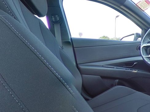 Certified 2025 Hyundai Elantra SEL FWD image 33