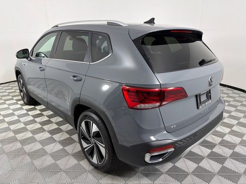 Used 2024 Volkswagen Taos SE AWD/4WD image 7