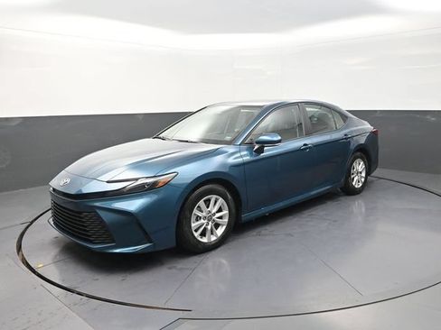 Certified 2025 Toyota Camry LE FWD image 3