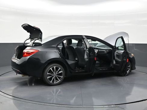 Used 2018 Toyota Corolla LE image 29