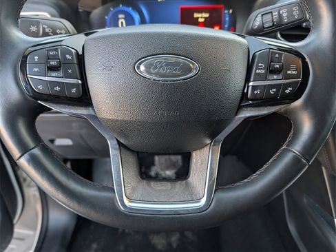Used 2023 Ford Explorer Platinum w/ Technology Package image 25
