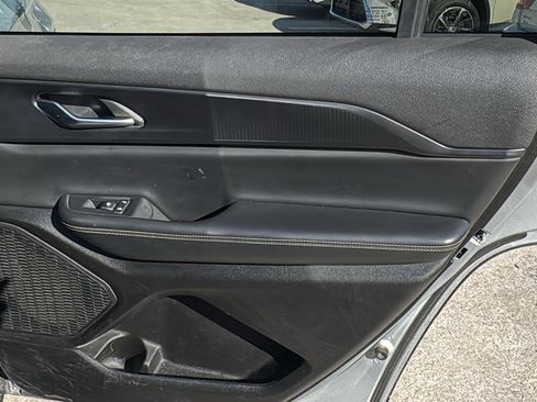 Used 2023 Jeep Grand Cherokee L Altitude image 28