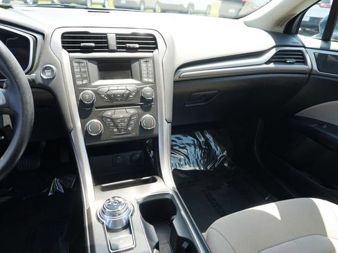 Used 2018 Ford Fusion S FWD image 22