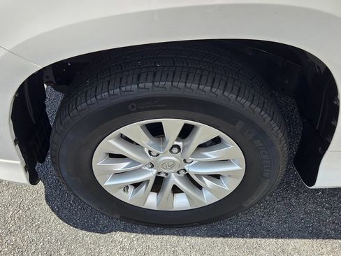 Used 2019 Lexus GX 460 Premium AWD/4WD image 18