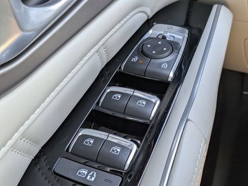 Used 2025 Kia Sorento SX FWD image 24