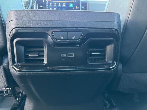 Certified 2024 Chevrolet Silverado 2500 ZR2 w/ Technology Package image 30