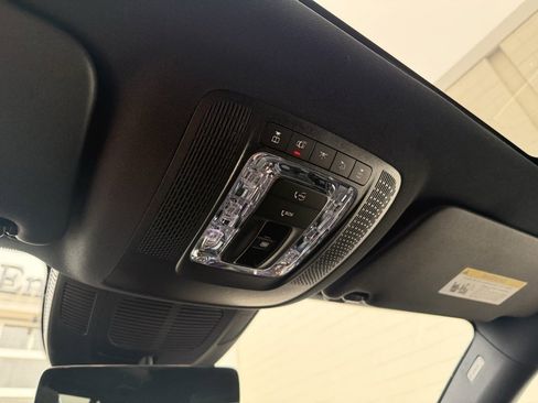 Used 2025 Mercedes-Benz GLS 450 4MATIC image 32